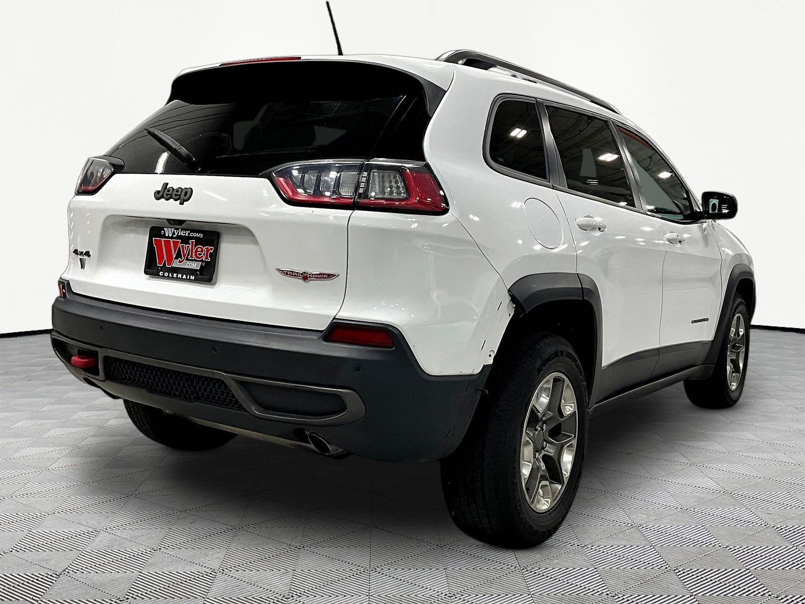 Used 2019 Jeep Cherokee Trailhawk AWD/4WD image 6