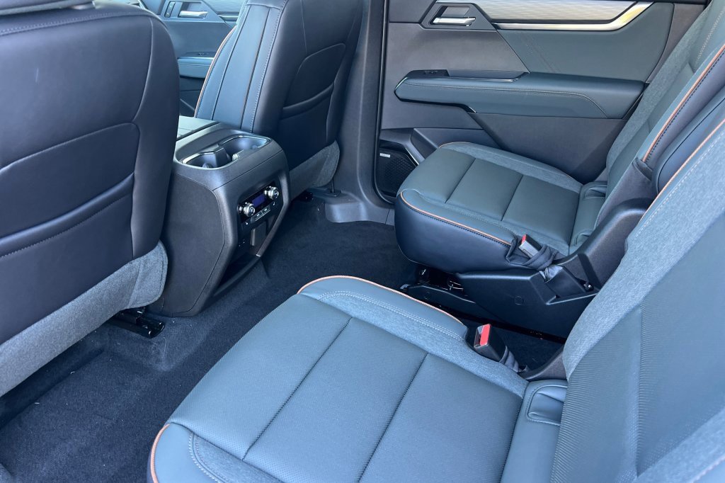 New 2026 GMC Acadia AT4 w/ Luxury Package image 9