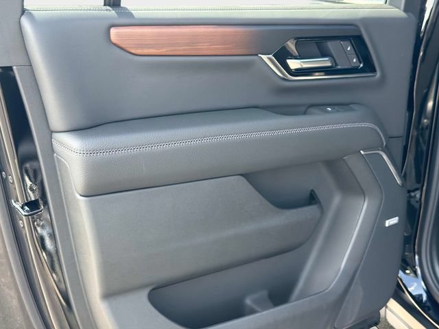 New 2026 GMC Yukon XL Denali w/ Denali Reserve Package AWD/4WD image 11