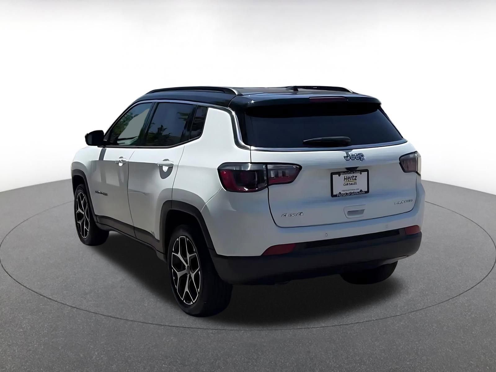 Used 2025 Jeep Compass Limited AWD/4WD image 11