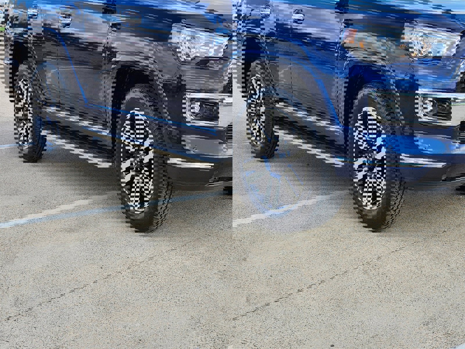 Used 2022 Toyota 4Runner Limited image 11