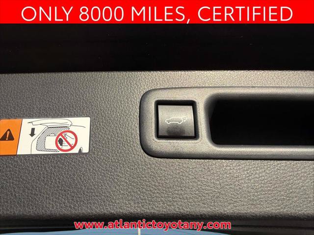 Used 2025 Toyota Highlander LE AWD/4WD image 12