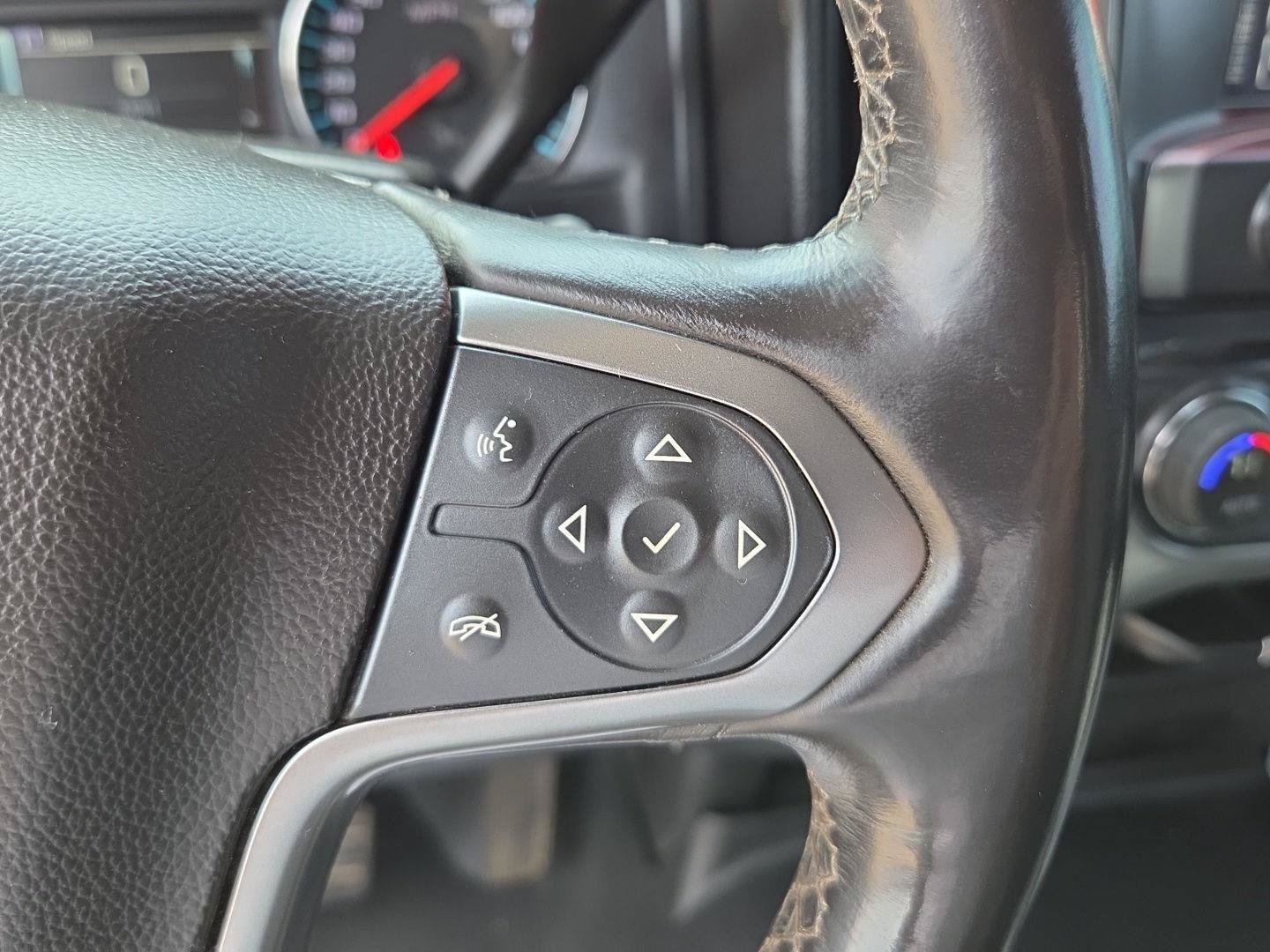 Used 2015 Chevrolet Silverado 2500 LT w/ LT Convenience Package AWD/4WD image 26