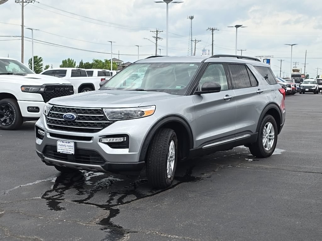 Used 2023 Ford Explorer XLT w/ Equipment Group 202A AWD/4WD image 55