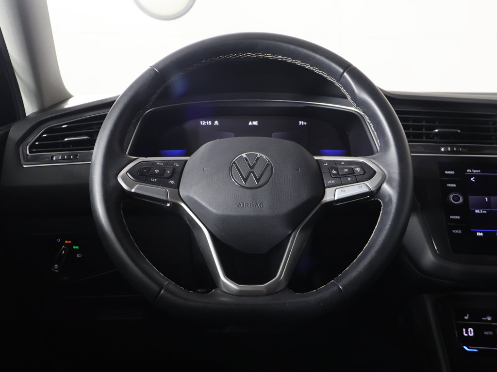 Used 2023 Volkswagen Tiguan SE AWD/4WD image 34