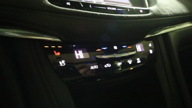 Used 2017 Cadillac XT5 Platinum w/ Driver Assist Package image 19