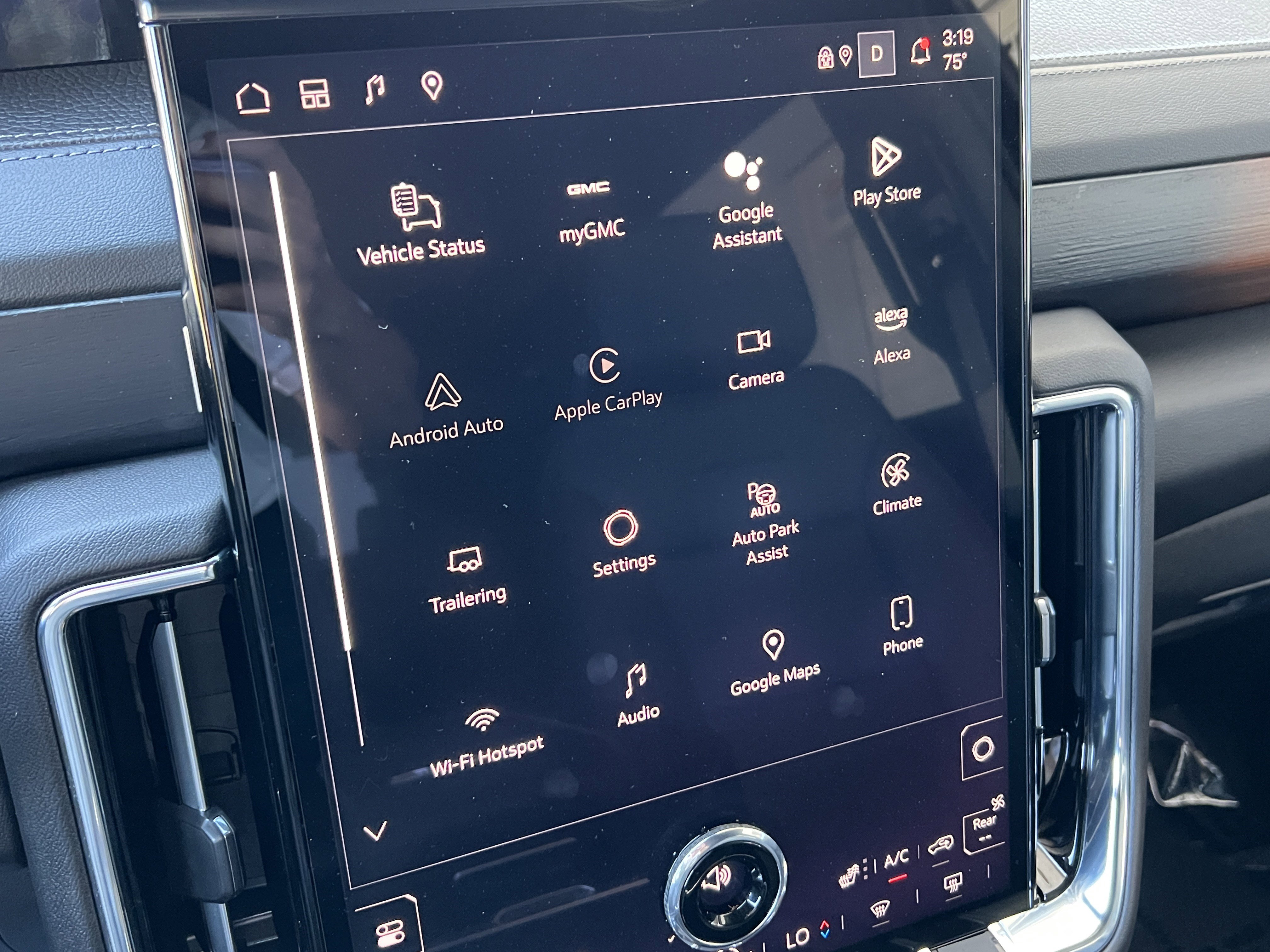 Used 2025 GMC Yukon XL Denali image 15