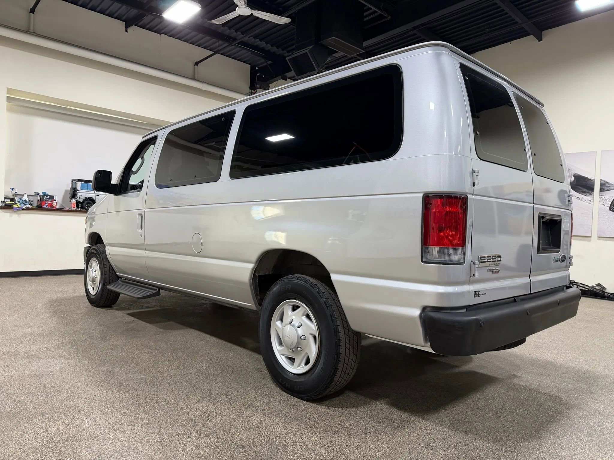 Used 2014 Ford E-250 and Econoline 250 w/ Power Group image 7