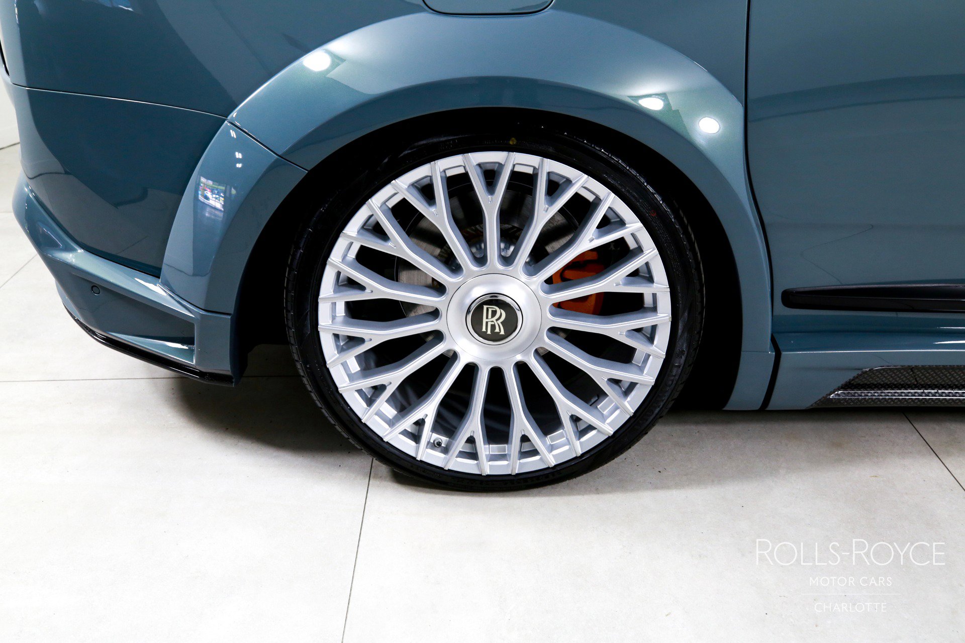 Used 2025 Rolls-Royce Cullinan image 40