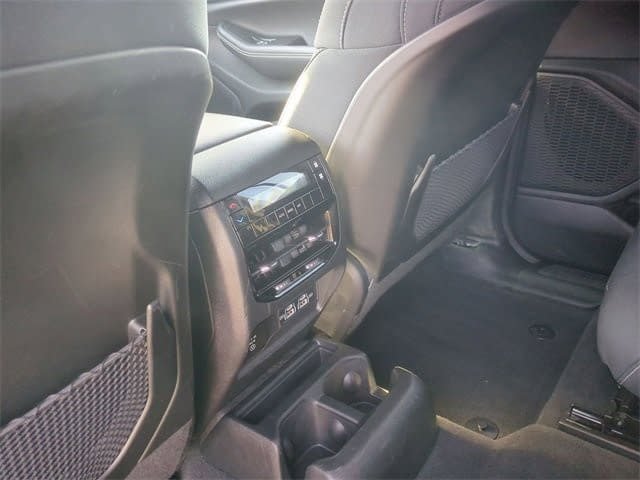 Used 2024 Jeep Grand Cherokee L Laredo w/ Luxury Tech Group I AWD/4WD image 19