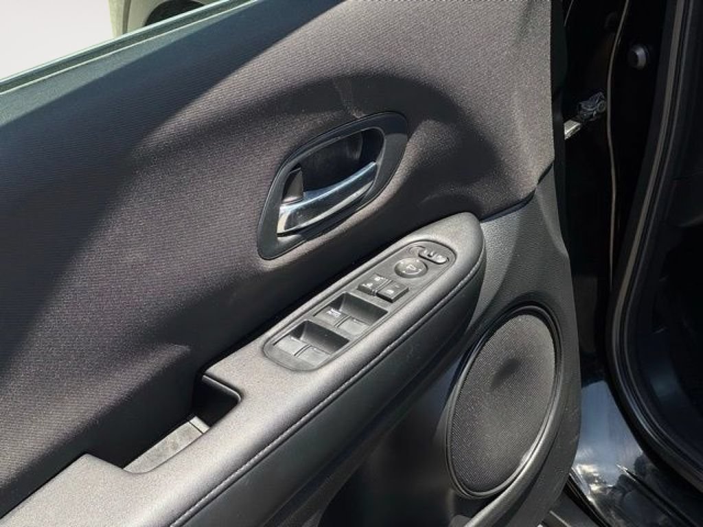 Used 2016 Honda HR-V LX image 11