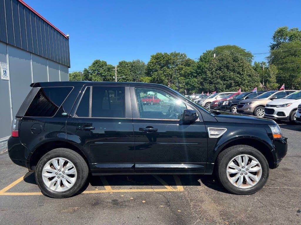 Used 2013 Land Rover LR2 HSE LUX image 7