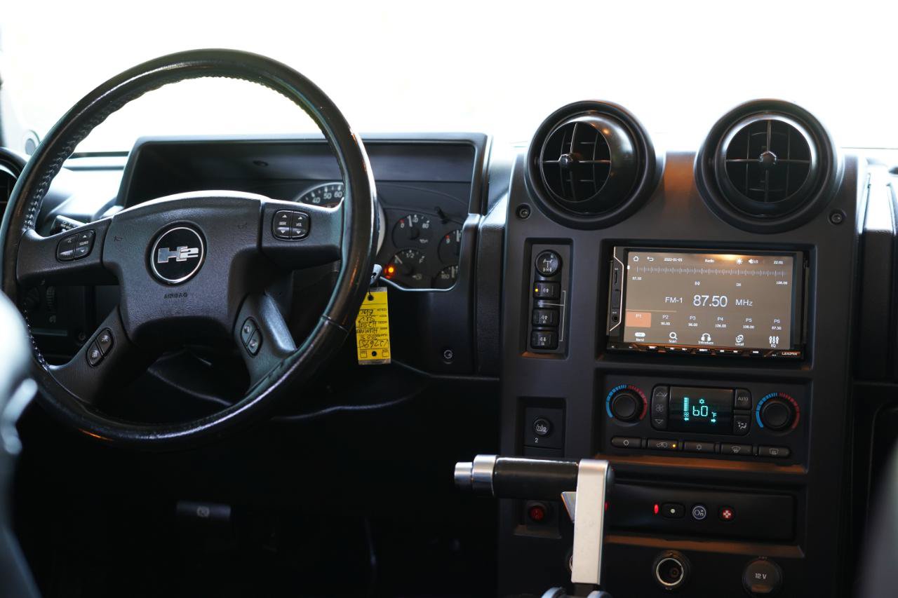 Used 2005 HUMMER H2 SUT w/ Preferred Equipment Group AWD/4WD image 10