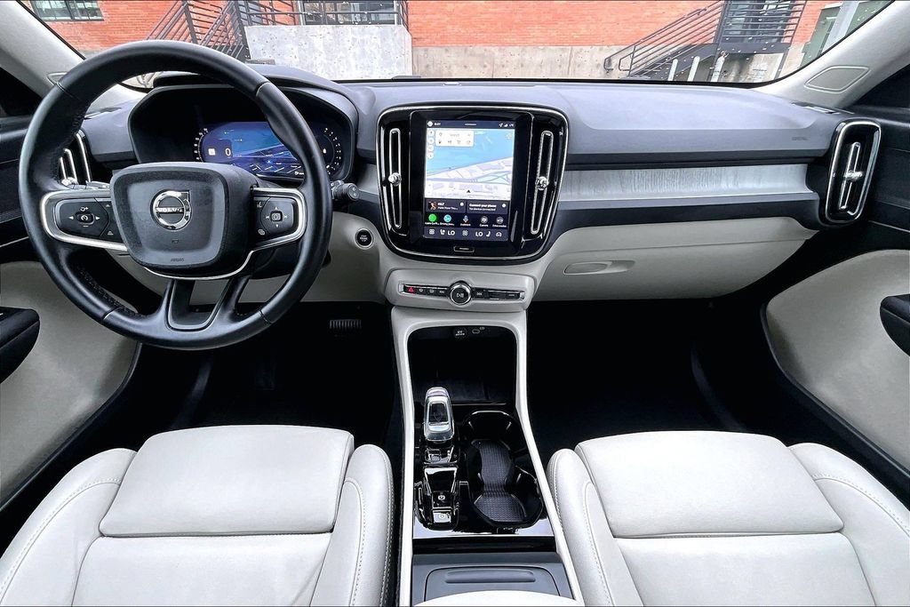 Used 2026 Volvo XC40 B5 Plus AWD/4WD image 21