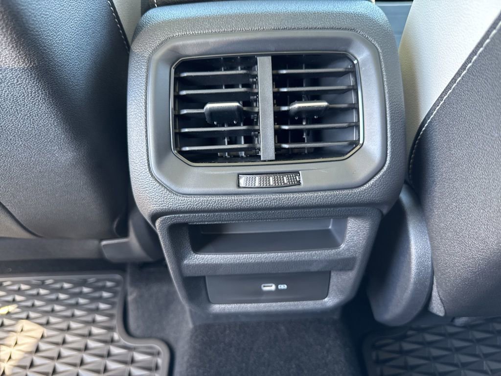 New 2025 Volkswagen Taos SE image 12