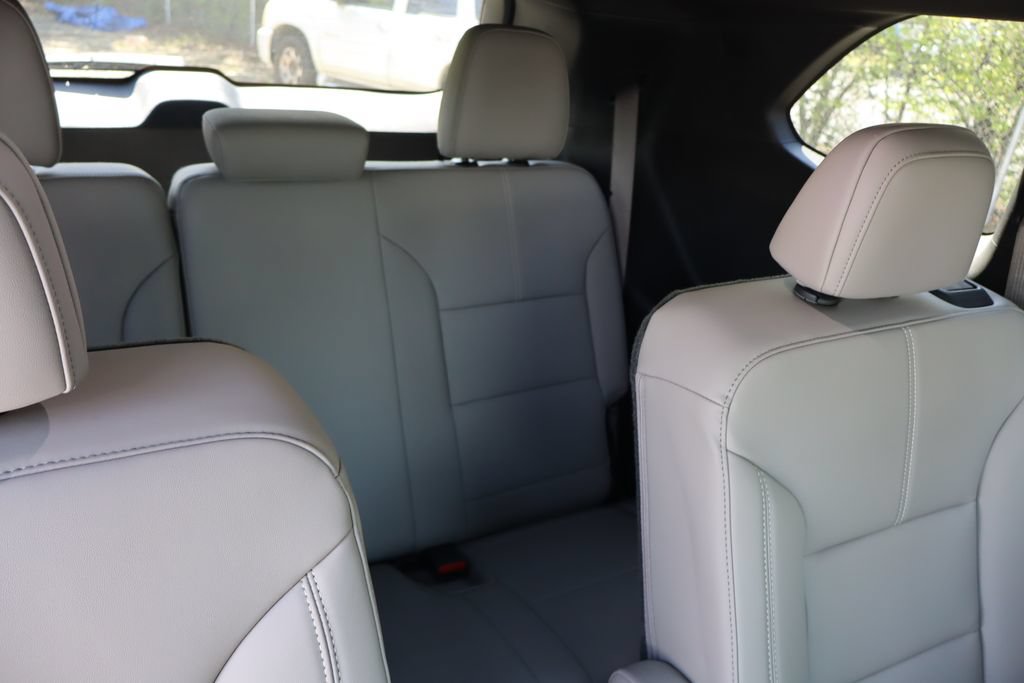 New 2026 GMC Acadia Elevation w/ Elevation Premium Package AWD/4WD image 24