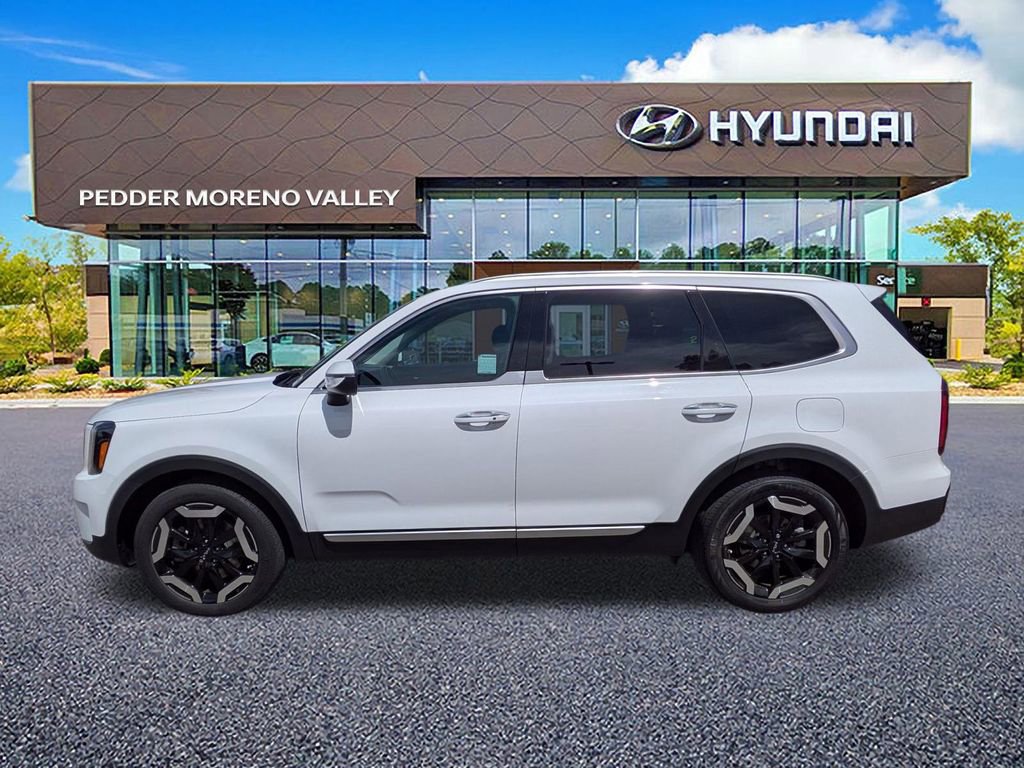 Used 2023 Kia Telluride S image 6