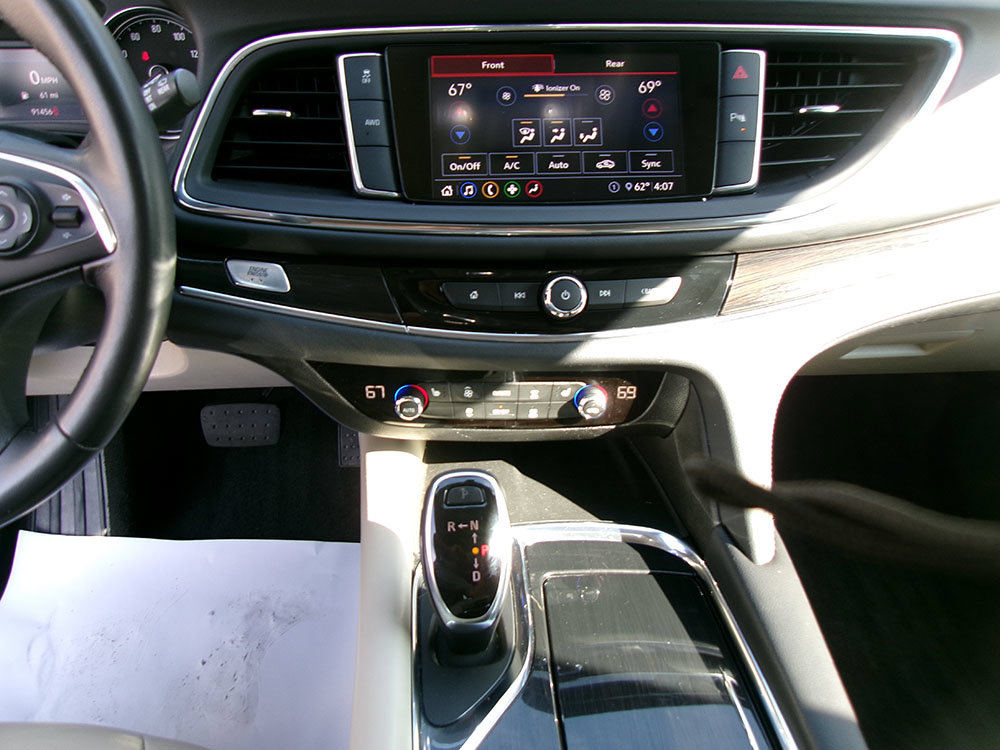 Used 2021 Buick Enclave Essence AWD/4WD image 16
