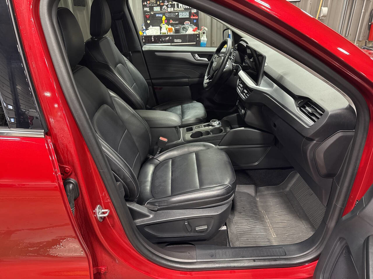 Certified 2024 Ford Escape Platinum image 11