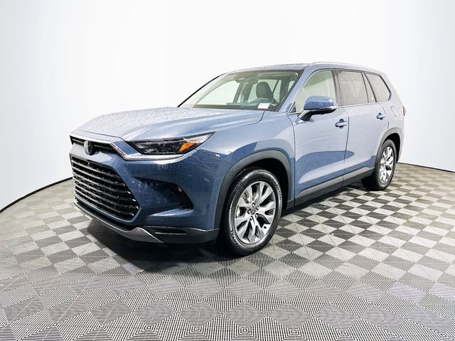 Used 2024 Toyota Grand Highlander Limited image 4