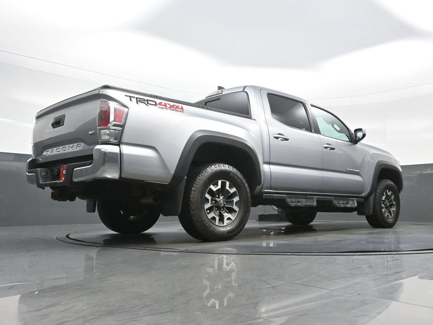 Used 2020 Toyota Tacoma TRD Off-Road AWD/4WD image 32