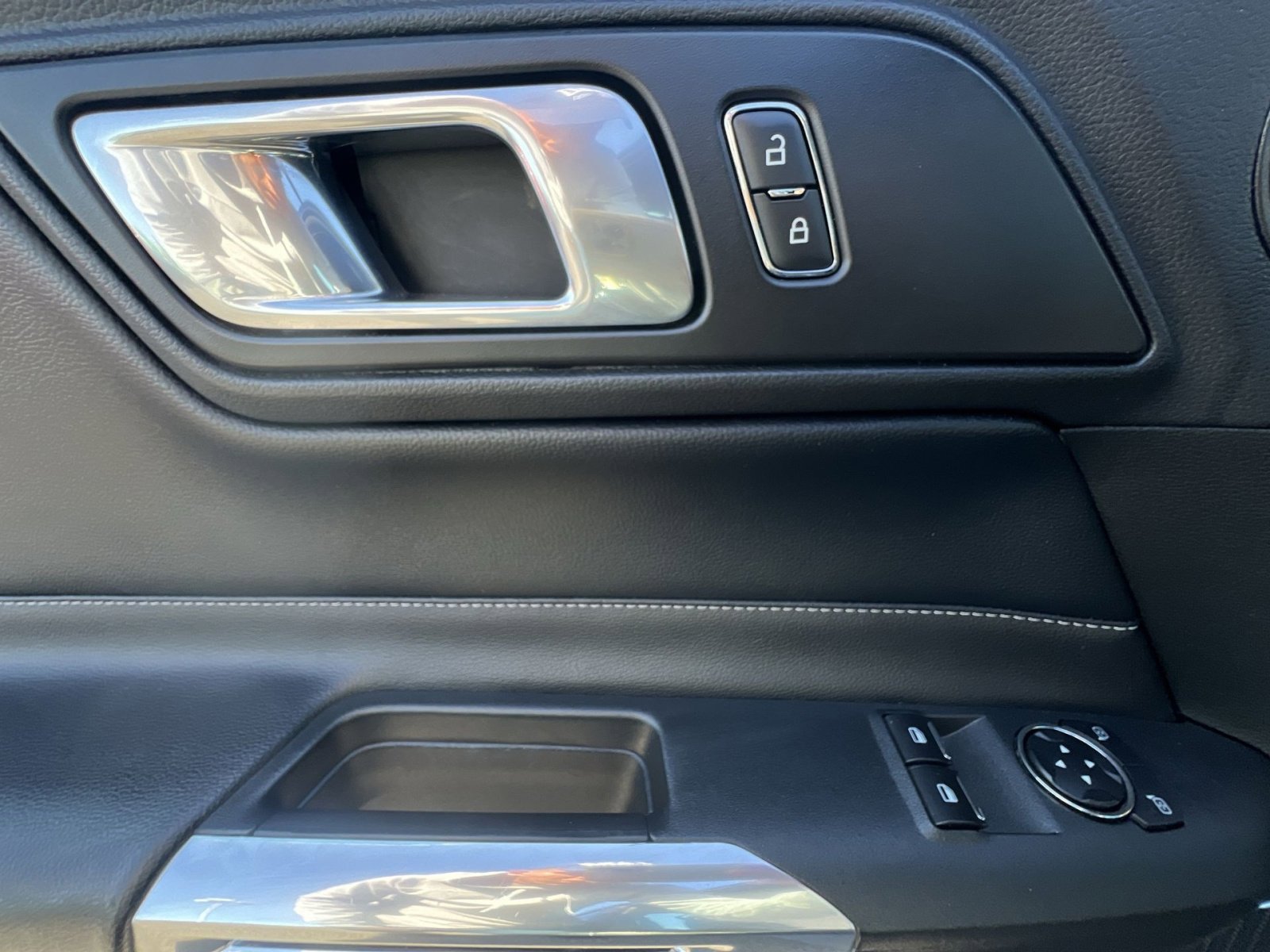 Certified 2020 Ford Mustang Premium RWD image 23