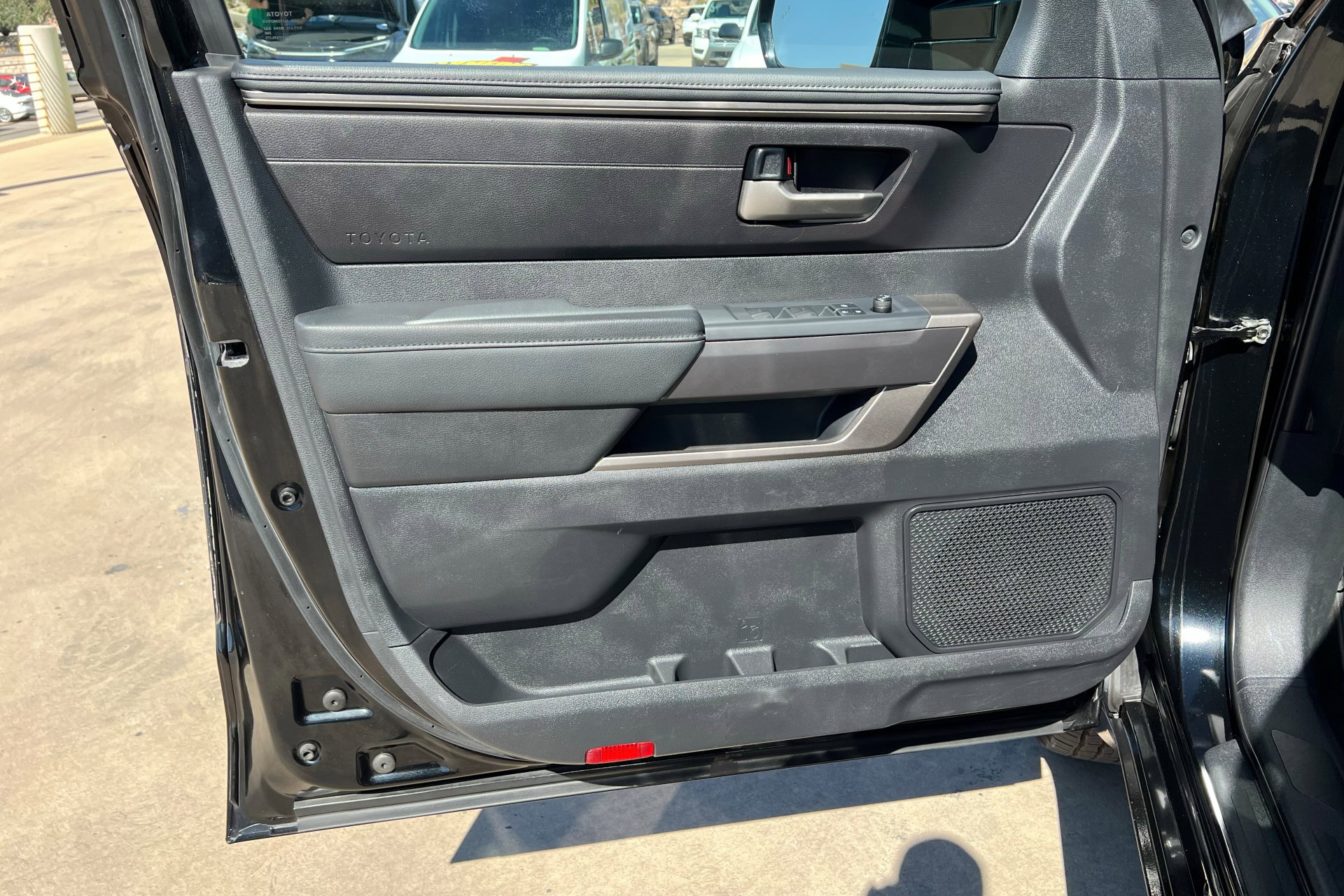 Used 2022 Toyota Tundra SR5 w/ SR5 Convenience Package image 15