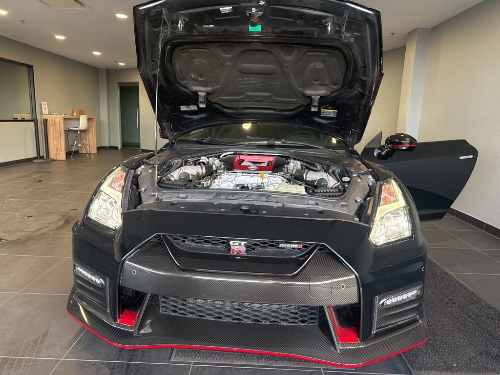 Used 2018 Nissan GT-R NISMO image 28
