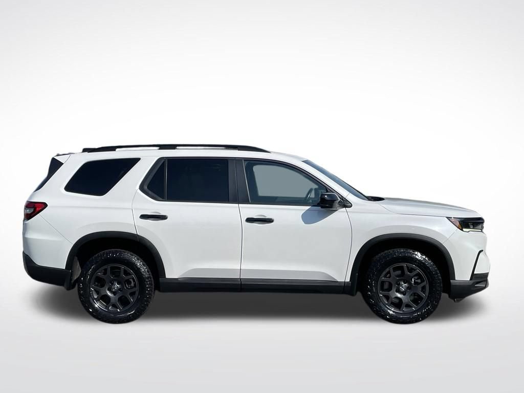 Certified 2024 Honda Pilot TrailSport image 7
