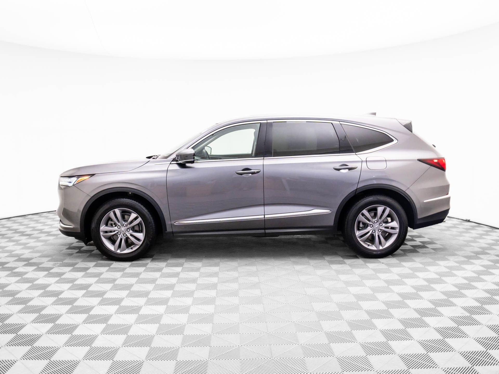 Used 2023 Acura MDX SH-AWD image 2