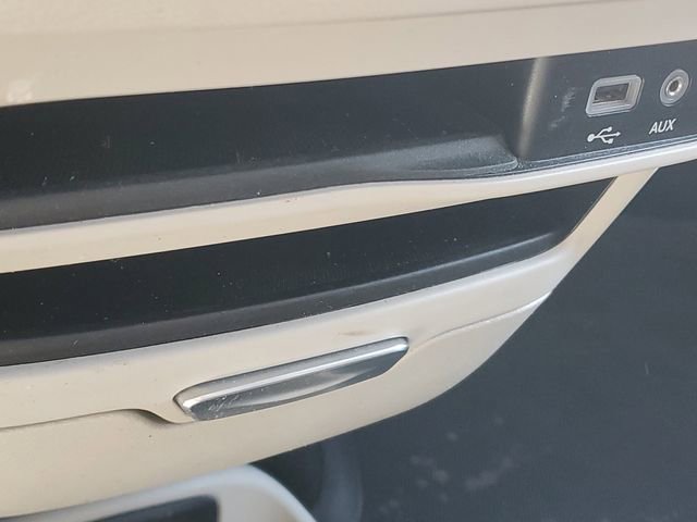 Used 2018 Chrysler Pacifica LX w/ Tire & Wheel Group image 29