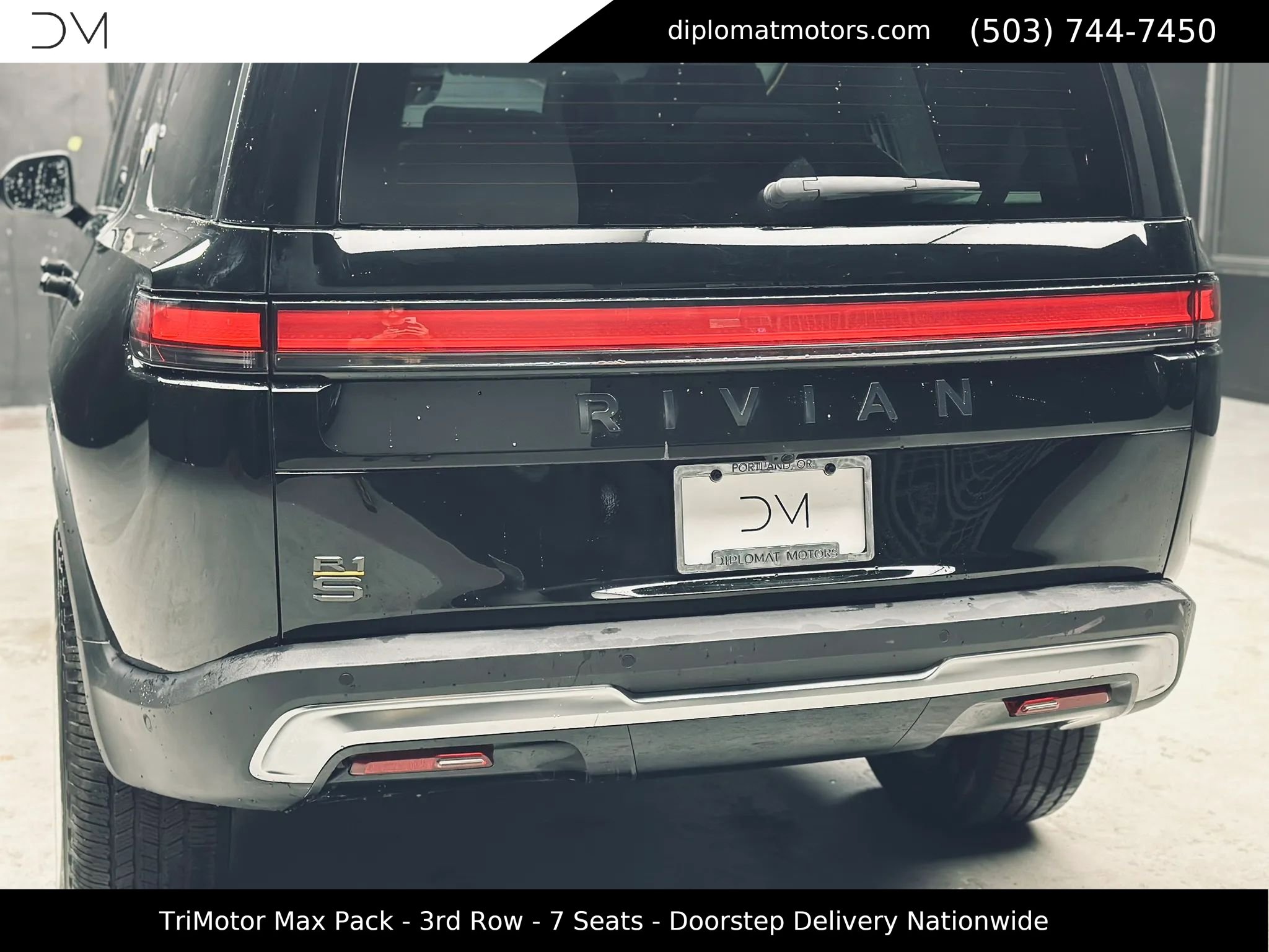 Used 2025 Rivian R1S Premium image 16