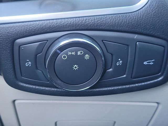 Used 2015 Ford Edge Titanium FWD image 19