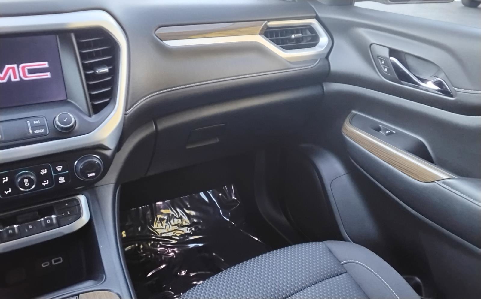 Used 2020 GMC Acadia SLE w/ Driver Convenience Package image 21