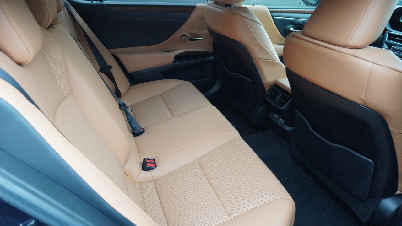 Certified 2023 Lexus ES 350 w/ Premium Package FWD image 15