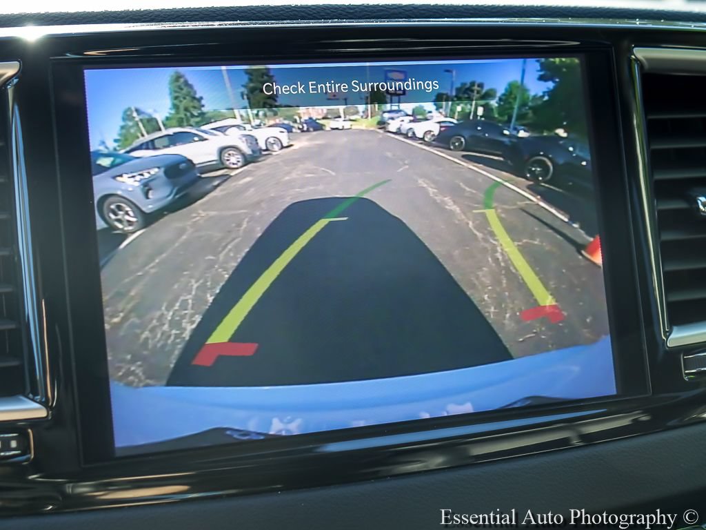 Used 2024 Chrysler Pacifica Touring-L FWD image 21
