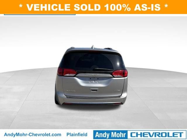 Used 2017 Chrysler Pacifica Limited w/ UConnect Theater Package FWD image 5