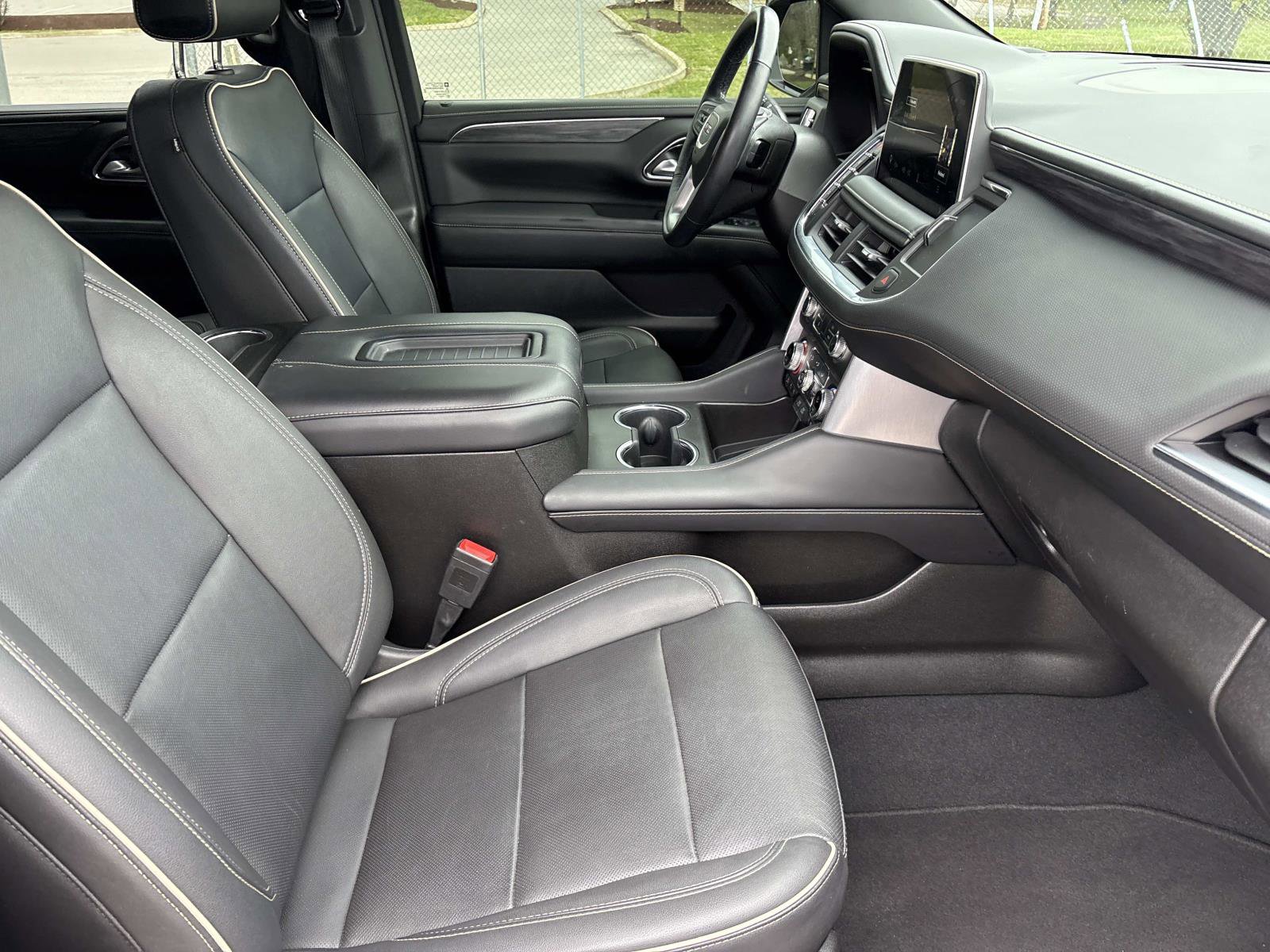 Used 2022 GMC Yukon XL SLT w/ SLT Luxury Package image 33