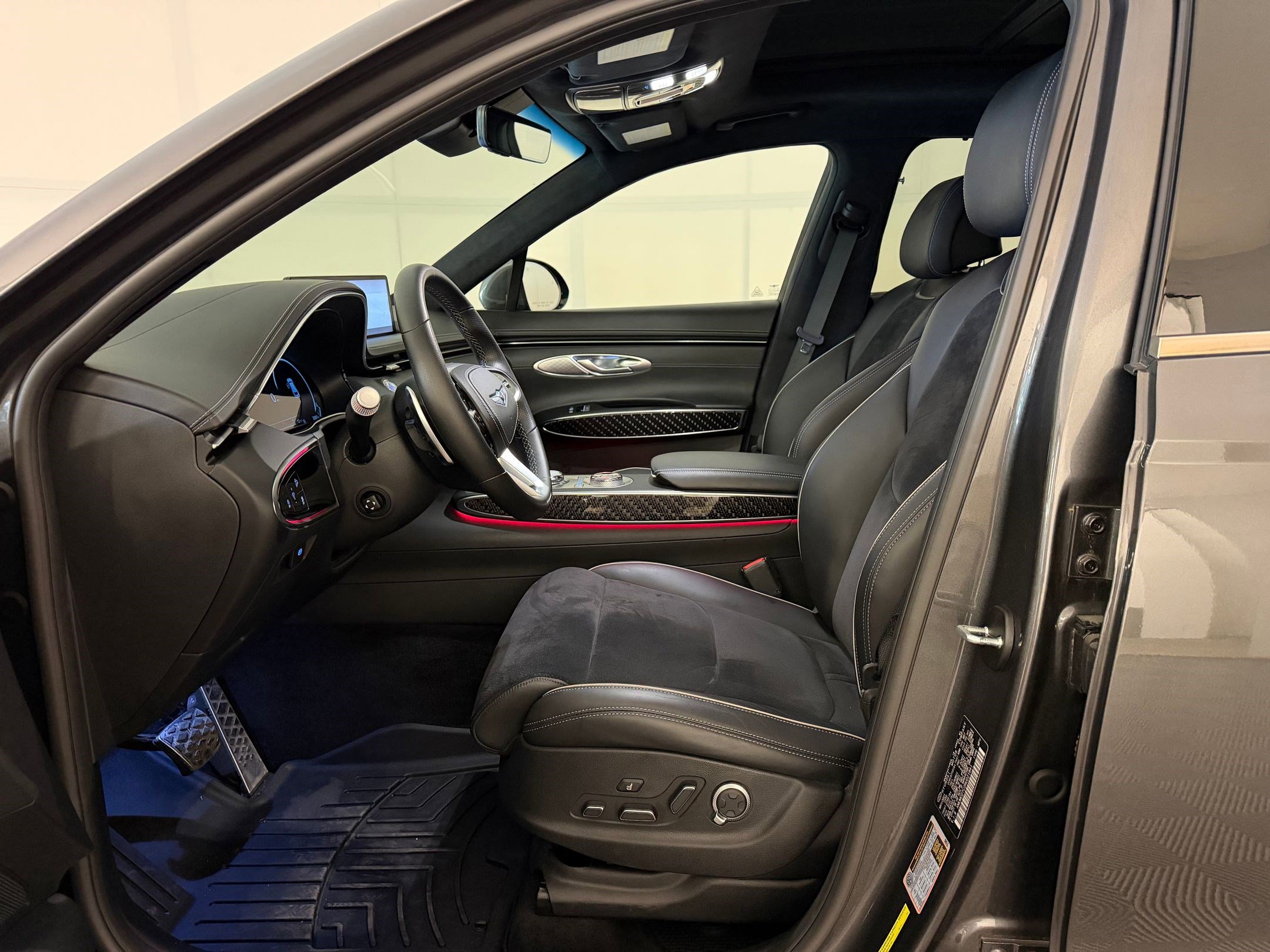 Used 2022 Genesis GV70 3.5T Sport w/ Sport Prestige Package image 5