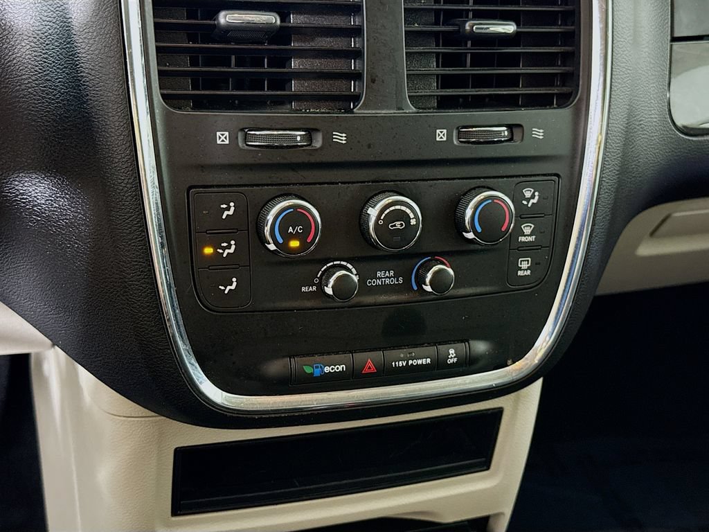 Used 2019 Dodge Grand Caravan SE w/ UConnect Hands-Free Group FWD image 8