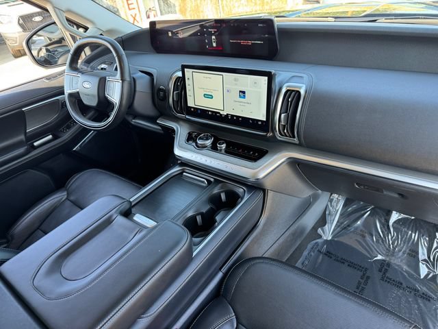 Used 2025 Ford Expedition Max Platinum AWD/4WD image 24