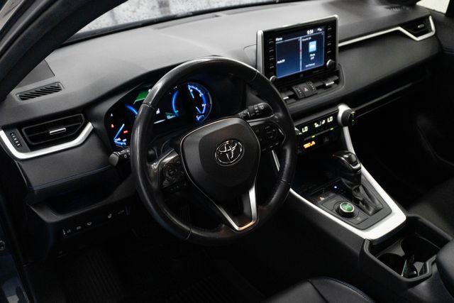 Used 2020 Toyota RAV4 XSE w/ XSE Grade Weather Package AWD/4WD image 3