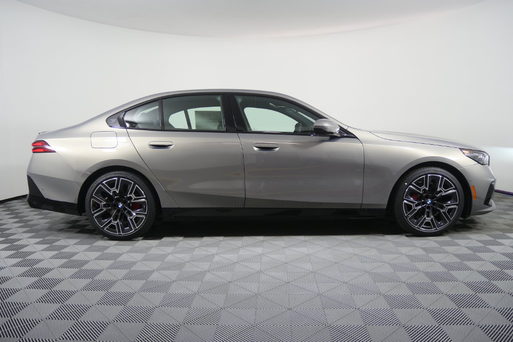 New 2027 BMW 530i w/ M Sport Package RWD image 3
