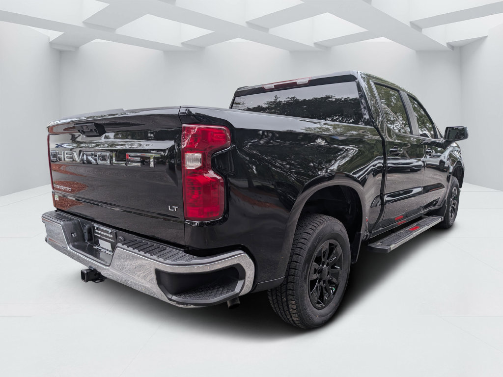 Used 2025 Chevrolet Silverado 1500 LT RWD image 3