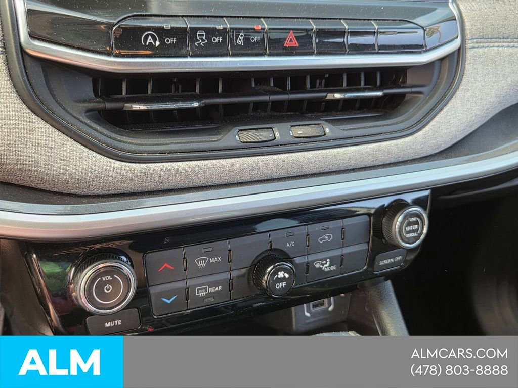 Used 2024 Jeep Compass Latitude image 20