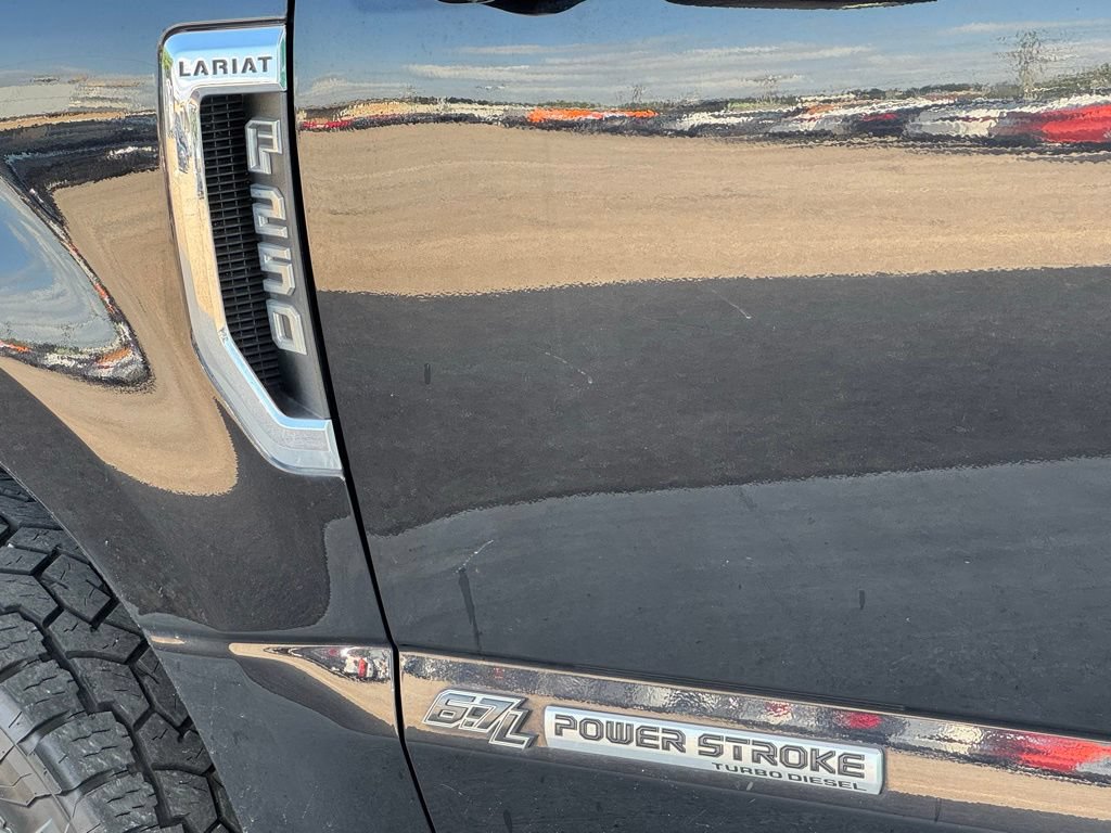 Used 2021 Ford F250 Lariat w/ Lariat Ultimate Package AWD/4WD image 5