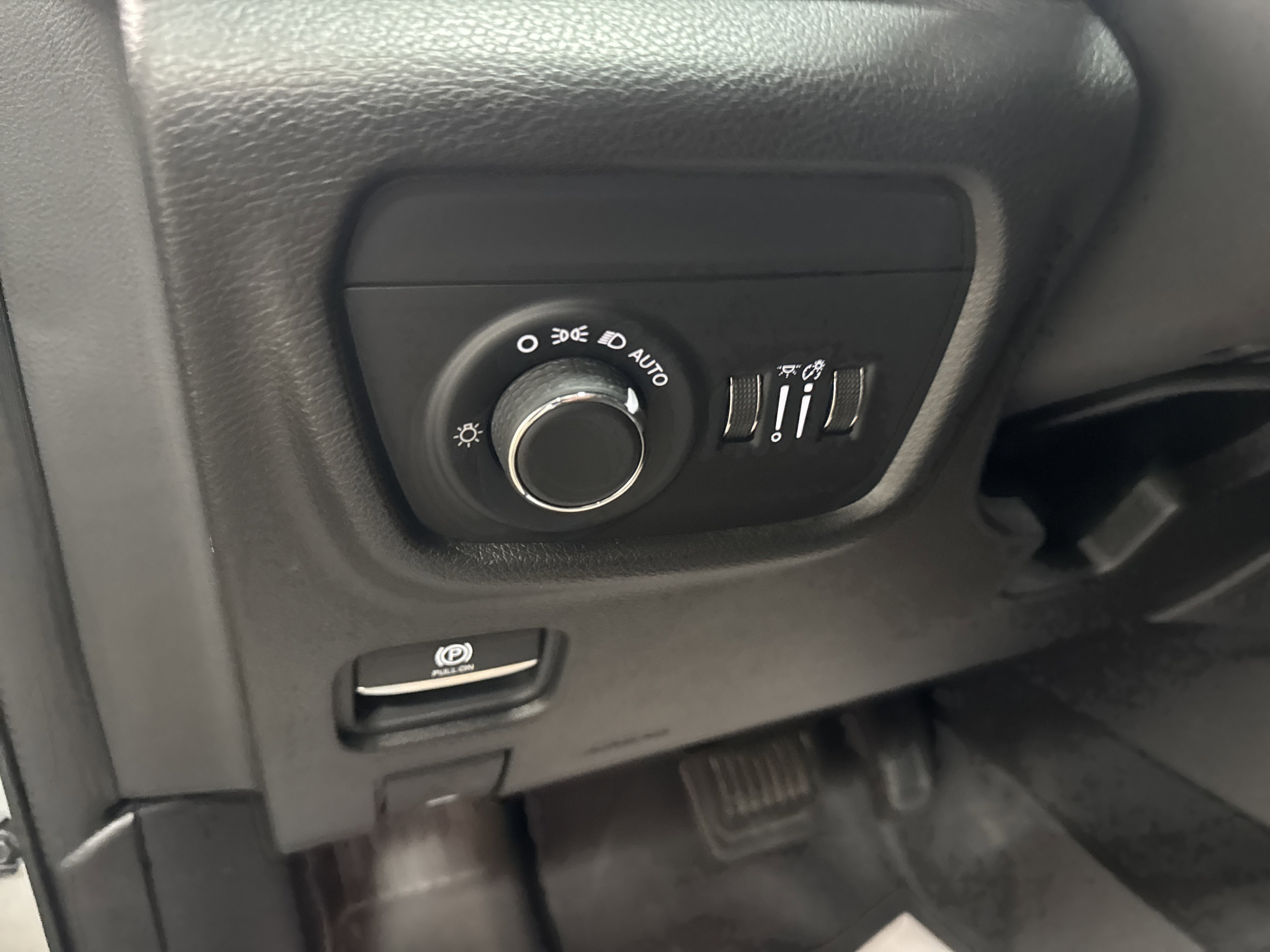 Used 2021 Jeep Grand Cherokee L Altitude image 16