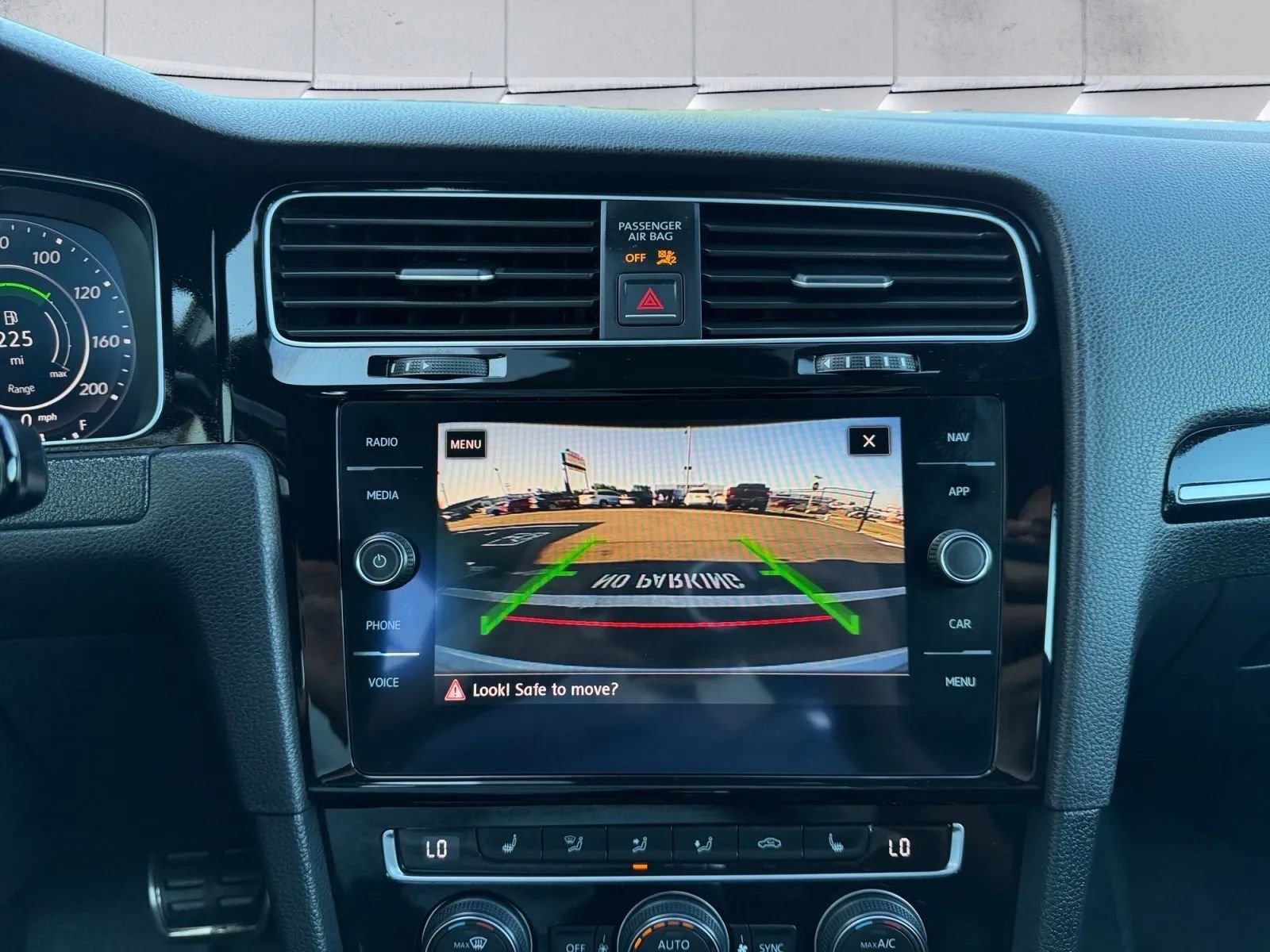 Used 2018 Volkswagen Golf R 4-Door AWD/4WD image 12