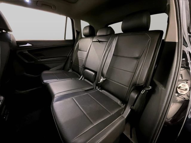 Used 2020 Volkswagen Tiguan SEL AWD/4WD image 26