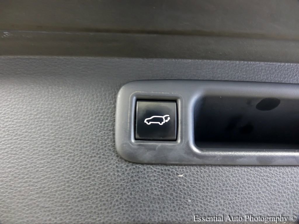 Used 2023 Toyota Highlander XLE AWD/4WD image 22